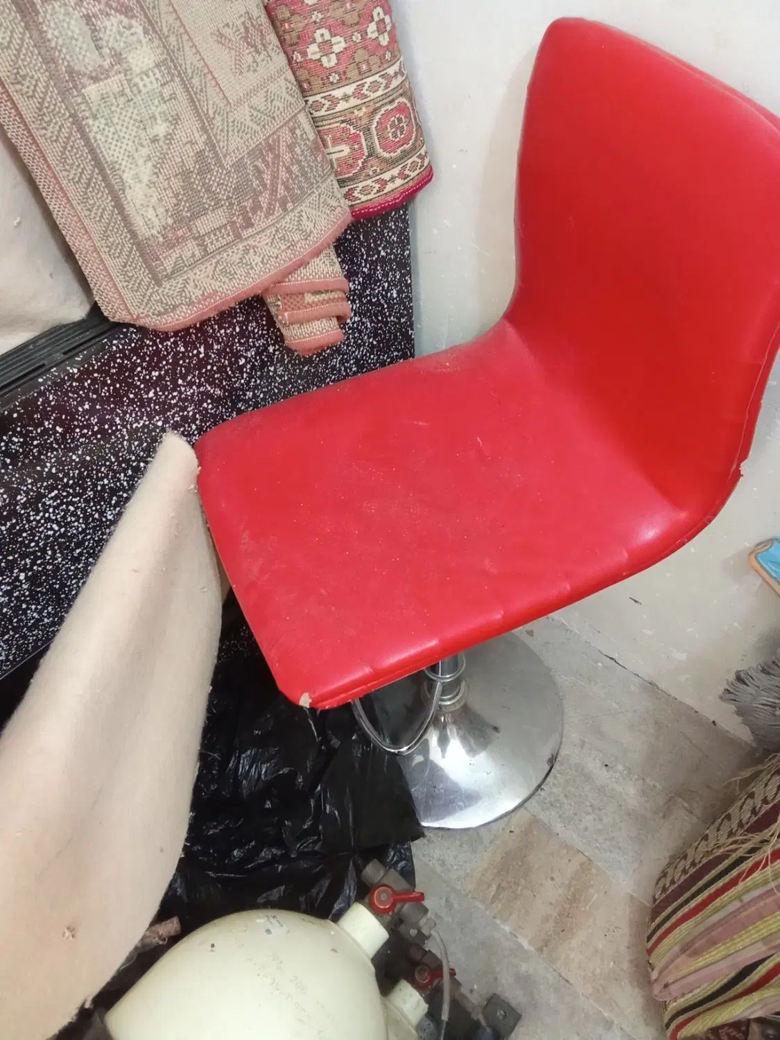 صندلی|صندلی و نیمکت|قم, انسجام|دیوار