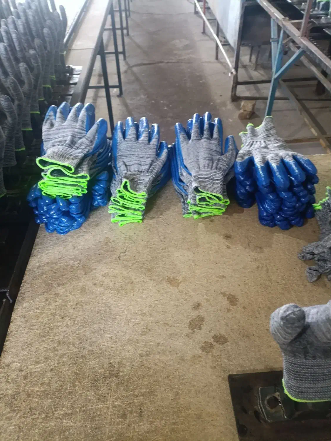 دستکش کارگری|لباس|مشگین شهر, |دیوار