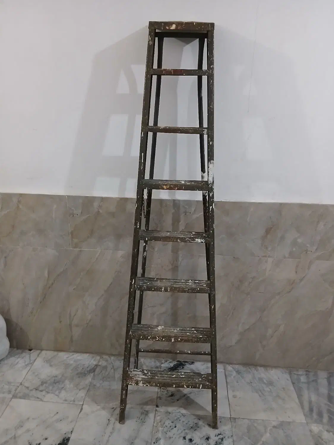 نردبان ۷پله|ابزارآلات|مشکین‌دشت, |دیوار