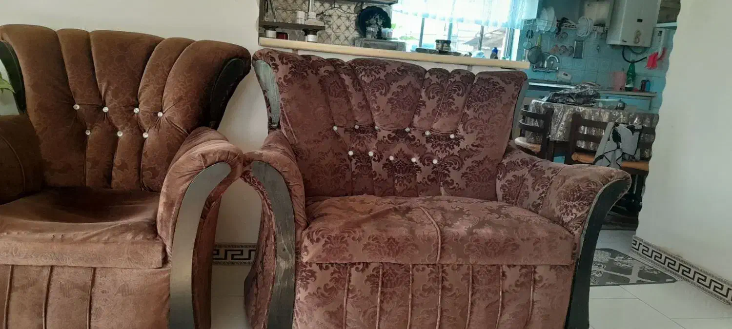 مبل ۶ نفره به همراه جلو مبلی ۵تکه|مبلمان خانگی و میز عسلی|سنگر, |دیوار