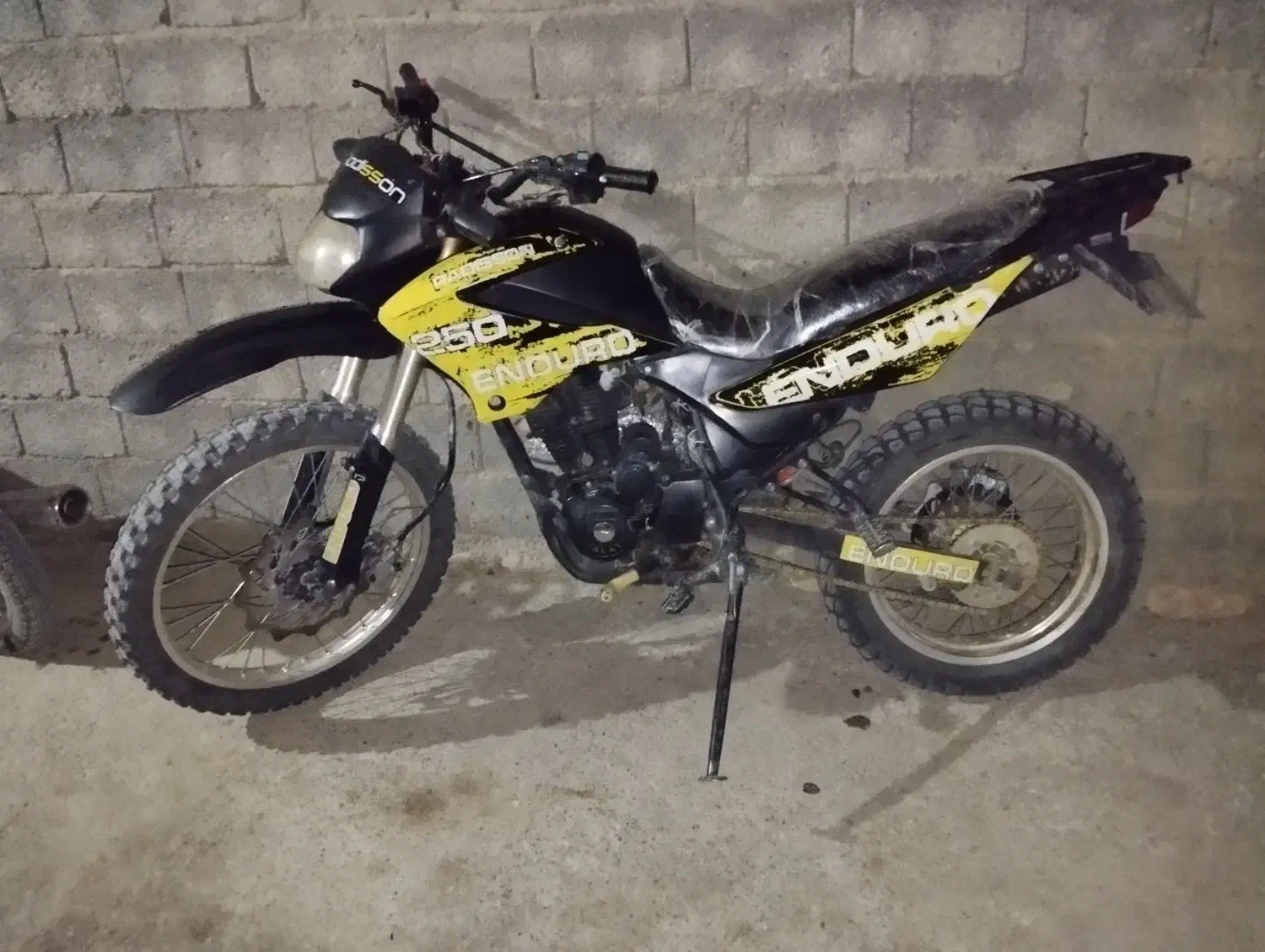 فلات رادیسون ۲۰۰سی سی|موتورسیکلت|پیرانشهر, |دیوار