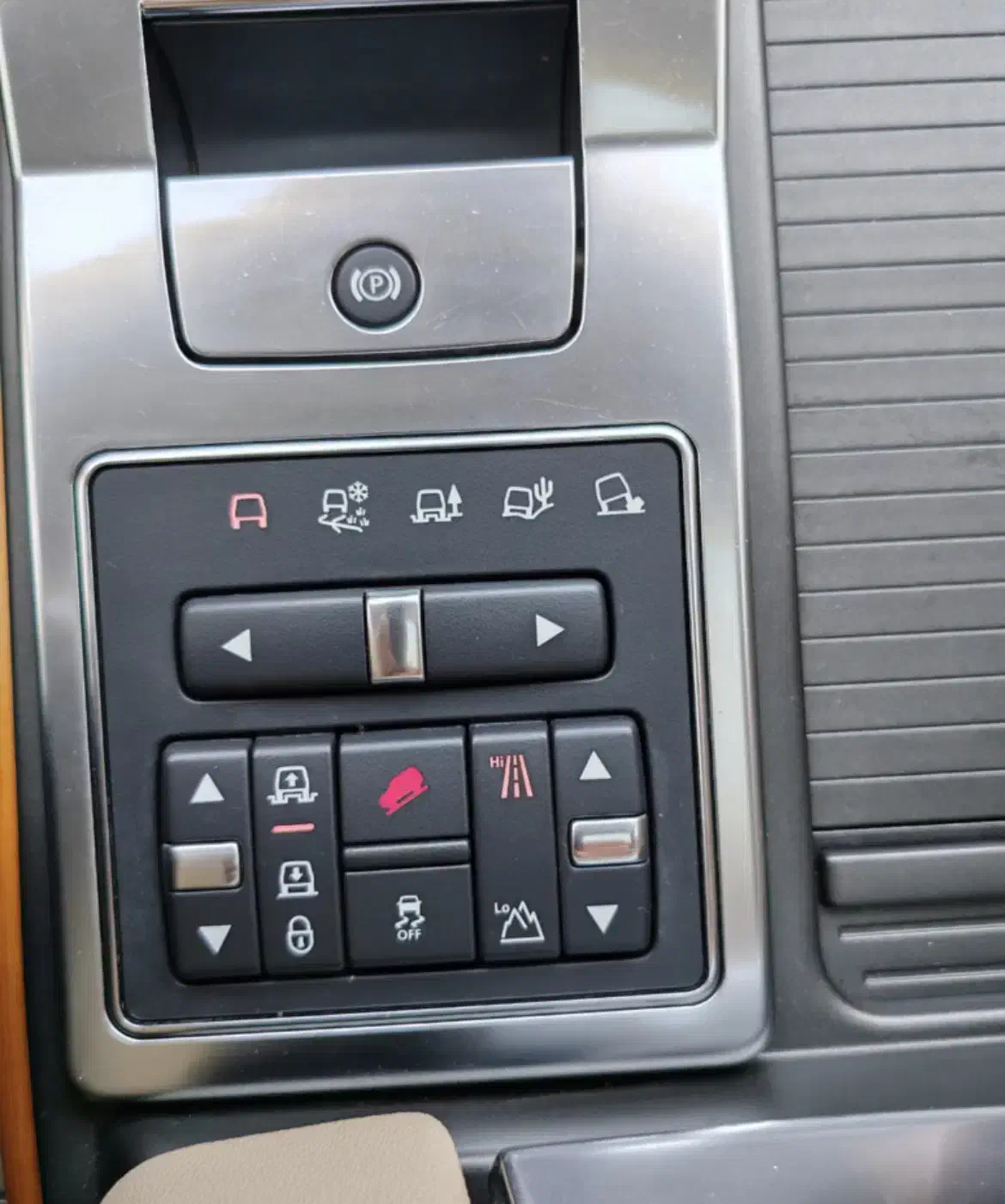 رنجروور مدل2010/واردات انواع خودروهای مناطق آزاد|خودرو سواری و وانت|رامسر, |دیوار