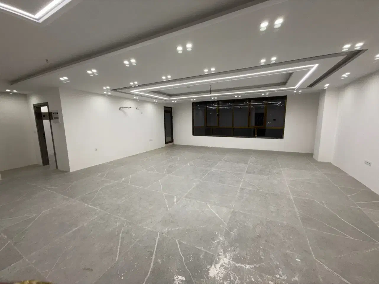 فروش آپارتمان لوکس ۱۸۰ متری/خیابان سعادت|فروش آپارتمان|بندرعباس, |دیوار