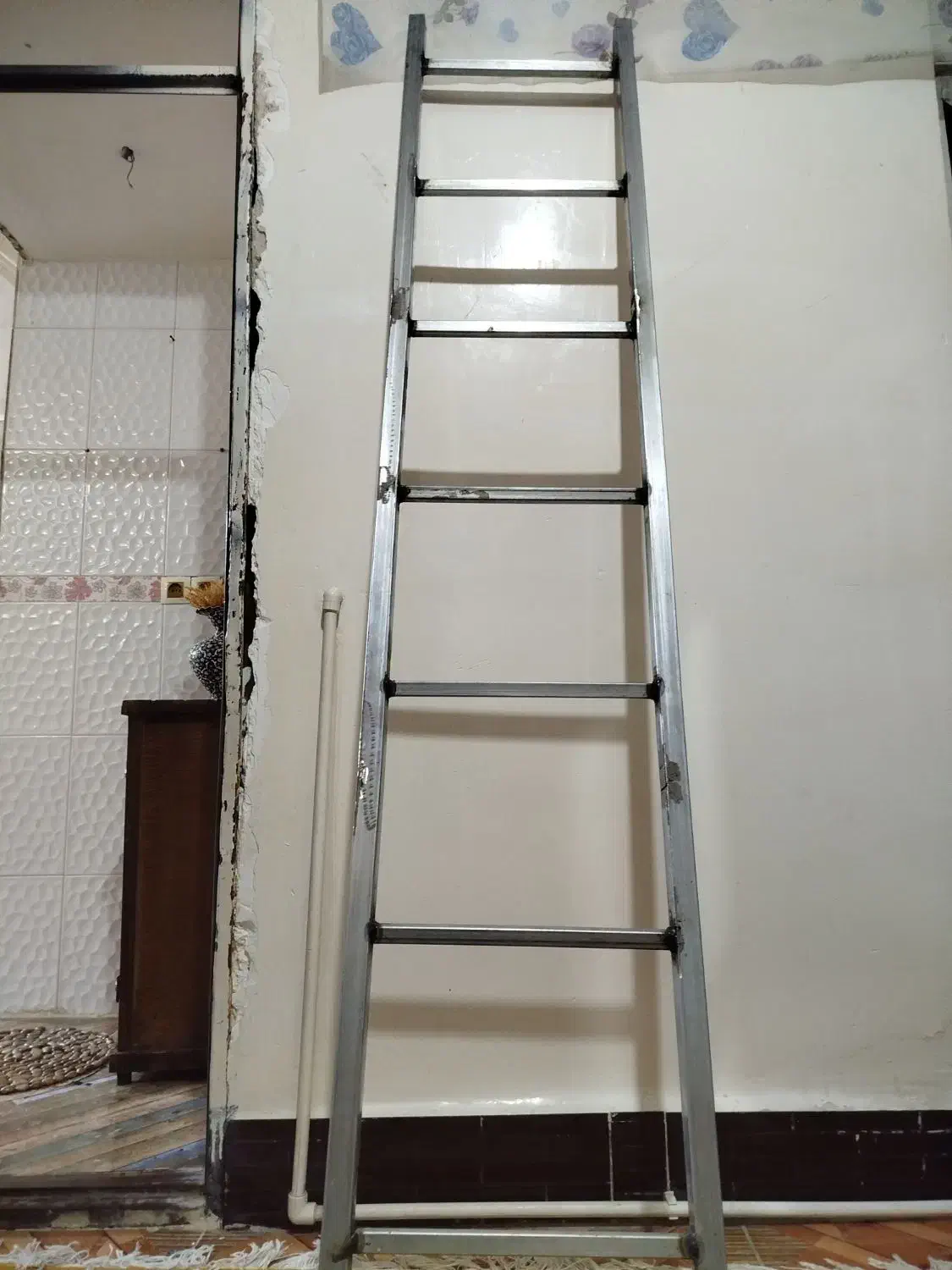 نردبان|ابزارآلات|بروجرد, |دیوار