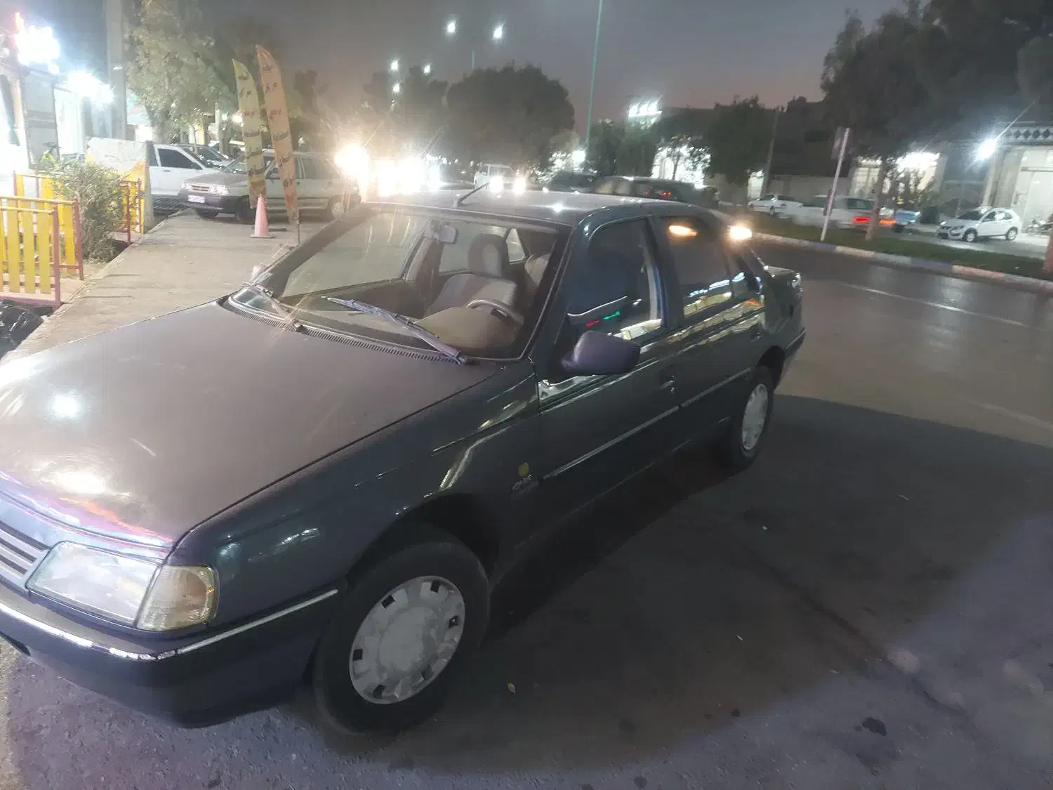 پژو ۴۰۵  مدل ۹۸ دوگانه فابریک|خودرو سواری و وانت|شاهین‌شهر, حافظ جنوبی|دیوار