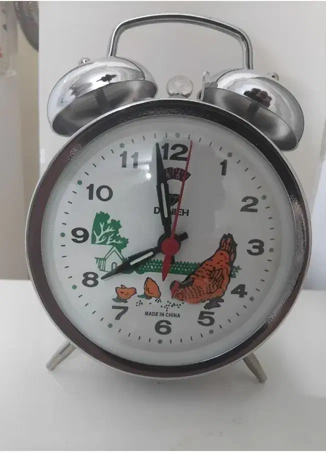 نوی نوی نو|ساعت دیواری و تزئینی|اصفهان, بهار آزادی|دیوار