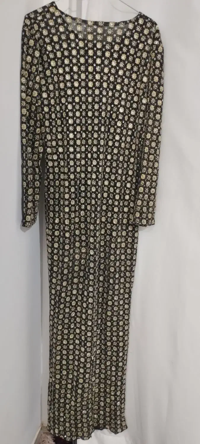 پیراهن بلند|لباس|اسفراین, |دیوار