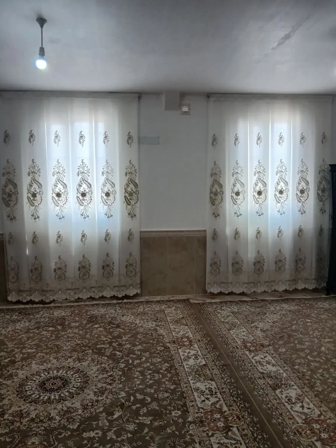 پرده|پرده، رانر، رومیزی|تاکستان, |دیوار