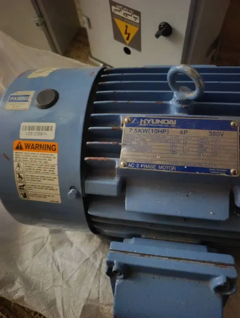 دینام ۱۰ اسب اصل کره خشک بدون کارکرد|ماشین‌آلات صنعتی|حمیل, |دیوار