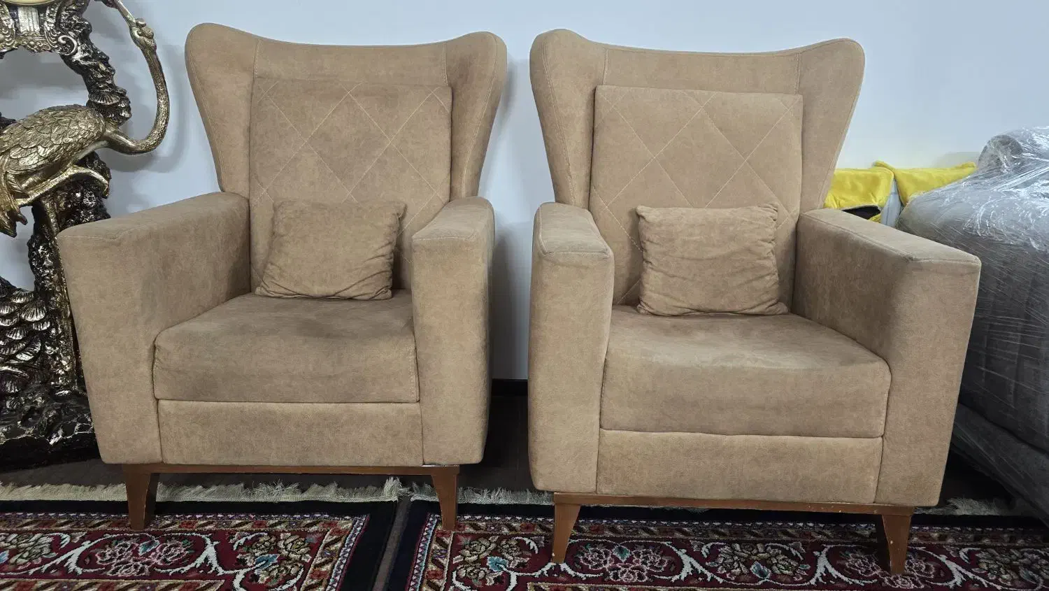 مبل راحتی ۴ نفره درحد|مبلمان خانگی و میز عسلی|قم, شهرک شهرداری|دیوار