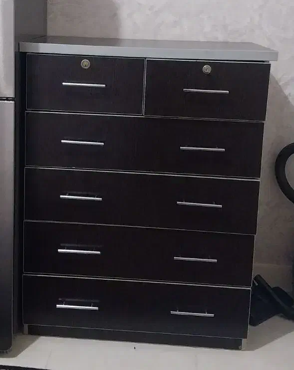 دراور ریلی|جاکفشی، کمد، دراور|قدس, شهر‌قدس|دیوار