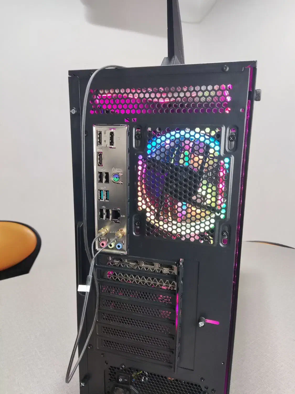 کیس گیمینگ فقط16روز کارکرد زیر قیمت بازار|رایانه رومیزی|اصفهان, باغ زرشک|دیوار