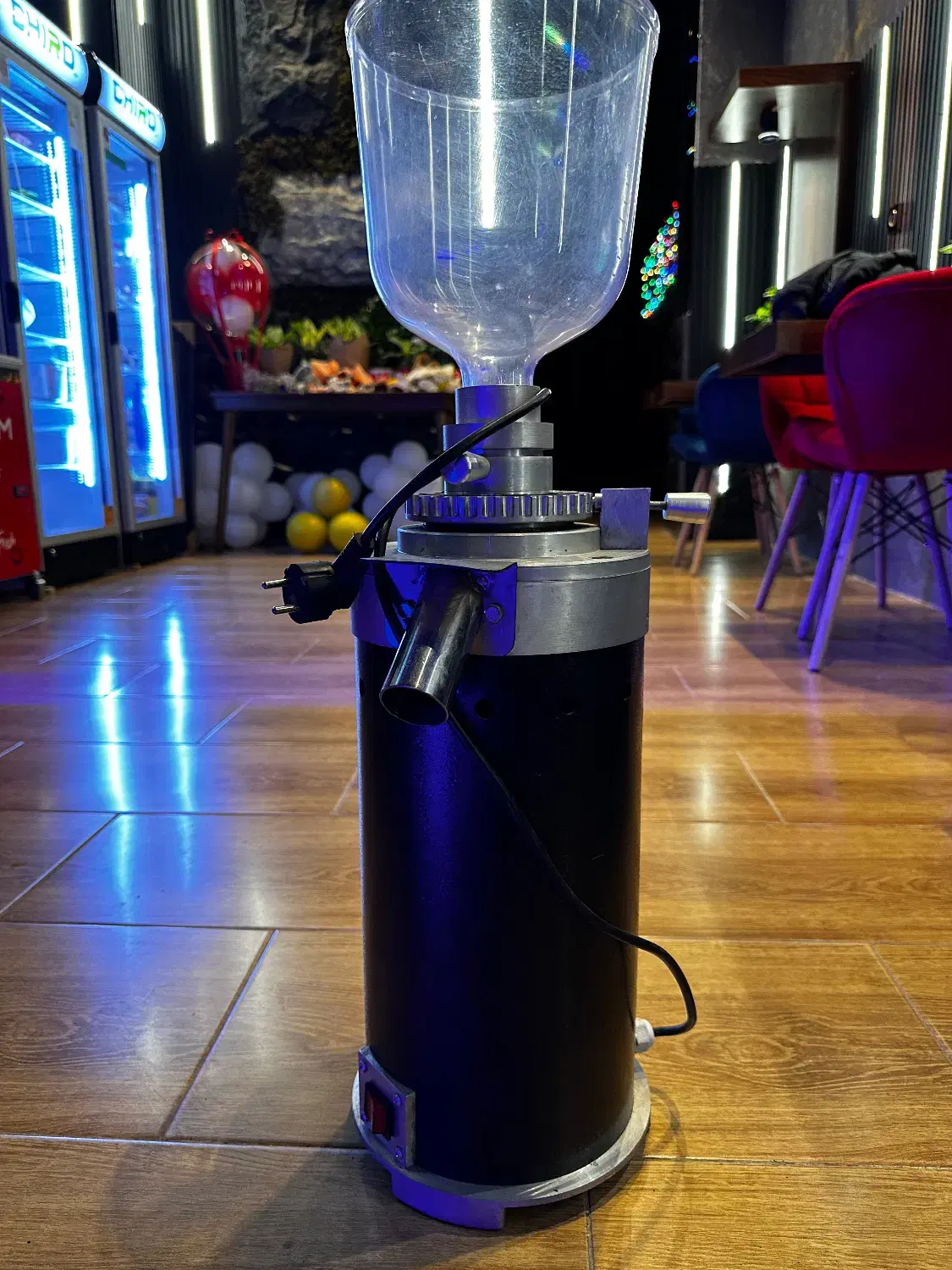 اسیاب فله زن|کافیشاپ و رستوران|آزادشهر, |دیوار