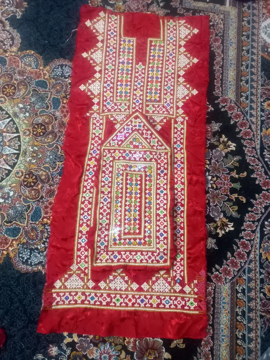 لباس پلیواری|لباس|بمپور, |دیوار