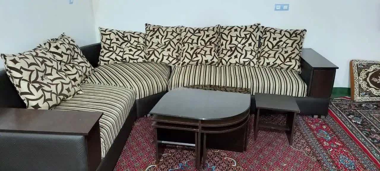 مبل ال تمیز ۷نفره به همراه عسلی|مبلمان خانگی و میز عسلی|قم, دانش|دیوار