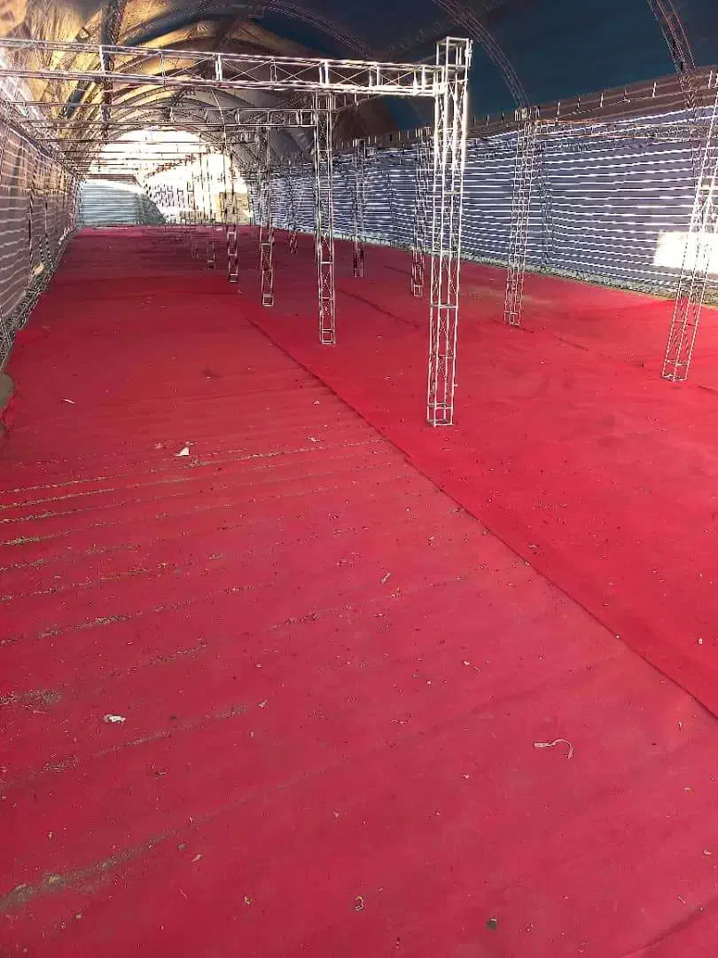 فروش موکت قرمز  کارکرده نمایشگاهی|موکت|ساوه, |دیوار