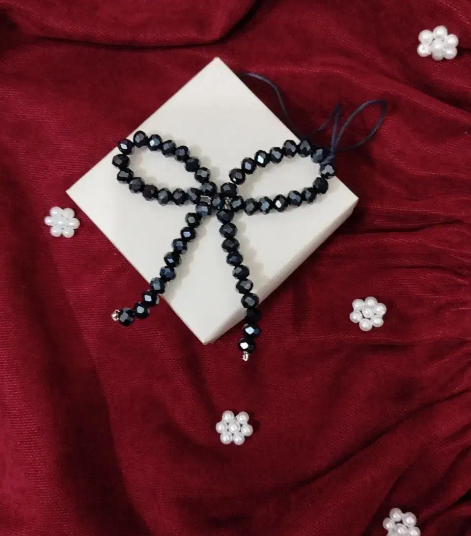 جواهردوزی و اکسسوری|زیورآلات و اکسسوری|زبرخان, |دیوار