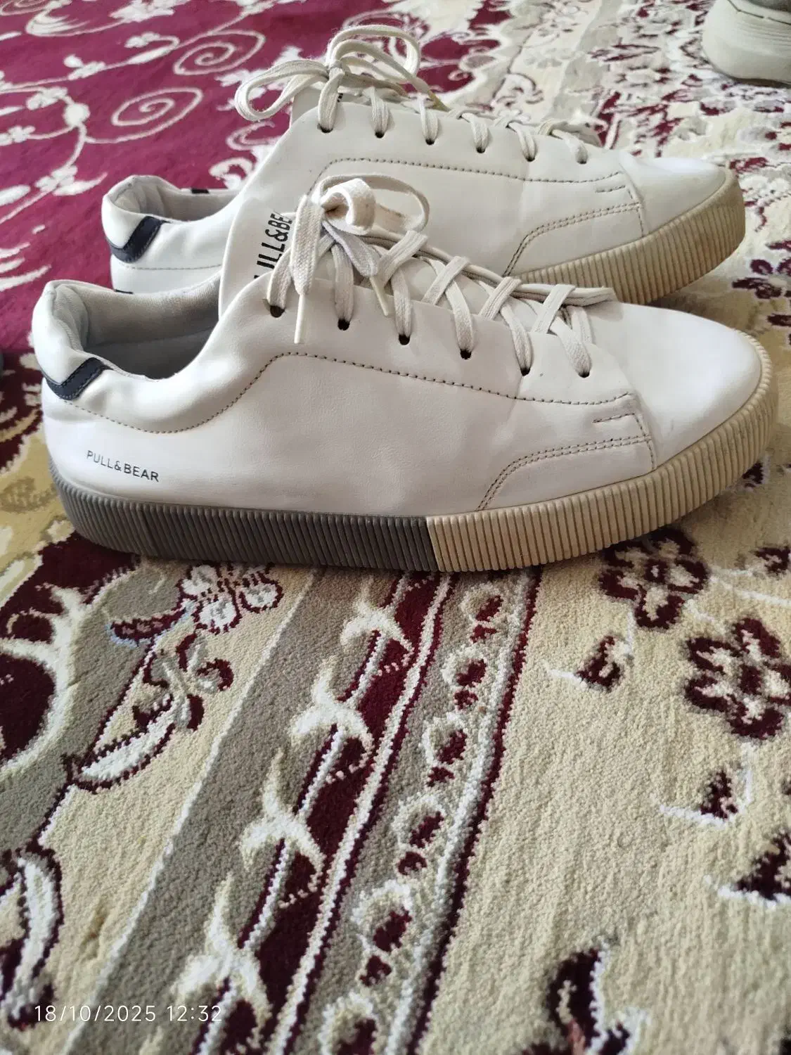 کفش|کیف، کفش، کمربند|زابل, |دیوار