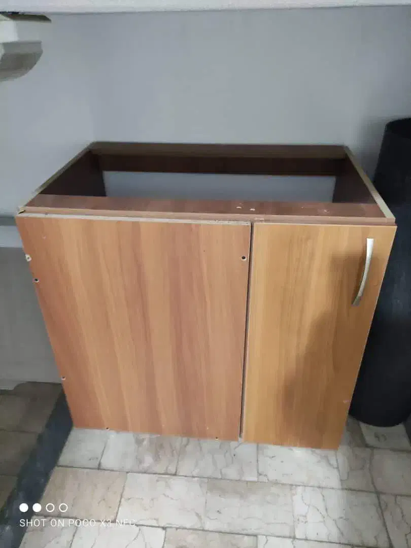 کل آشپزخانه کاملا سالم|ظروف سرو و پذیرایی|بندر انزلی, شاکوچه|دیوار