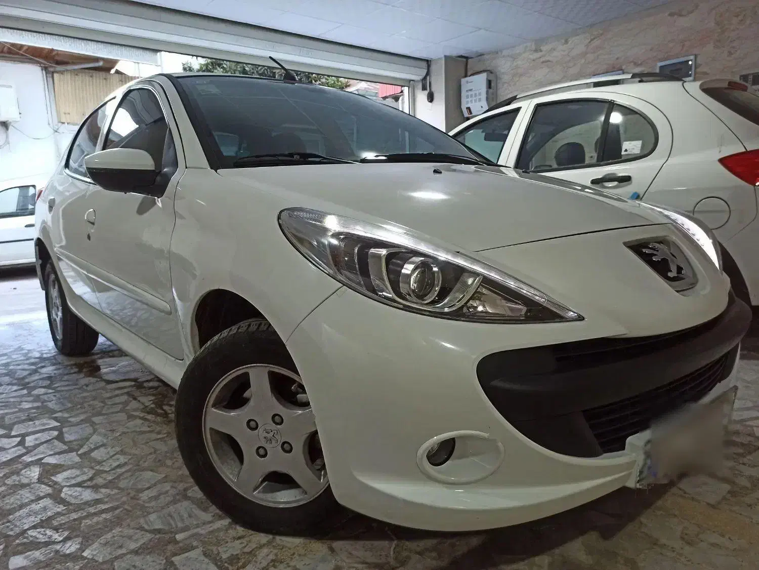 207 اتومات مدل ۱۴۰۳ گارانتی فعال بی‌رنگ مشابه صفر|خودرو سواری و وانت|رشت, جهاد|دیوار