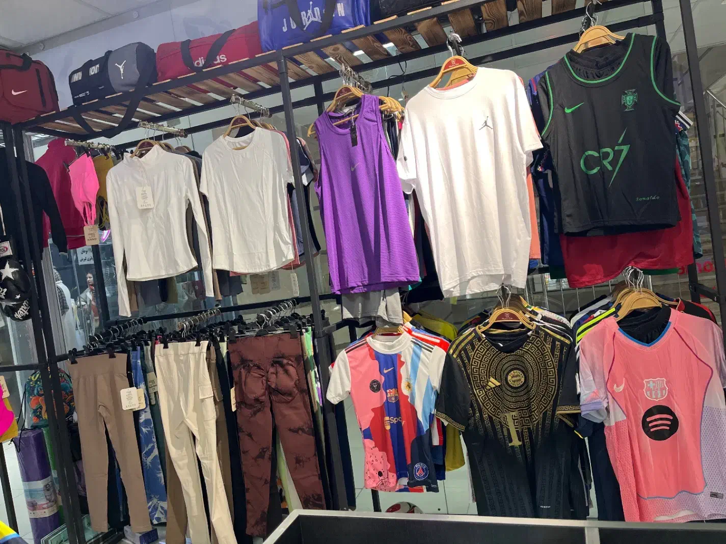 استخدام فروشنده|استخدام خدمات فروشگاه و رستوران|فولادشهر, فولادشهر|دیوار