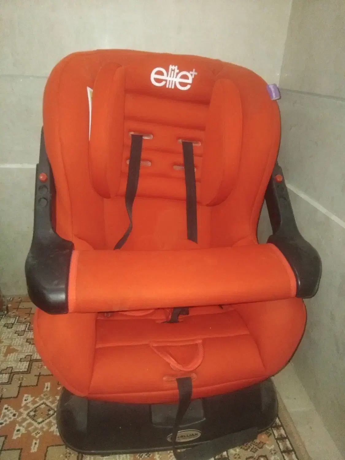 صندلی کودک|تخت و صندلی بچه|مبارکه, |دیوار