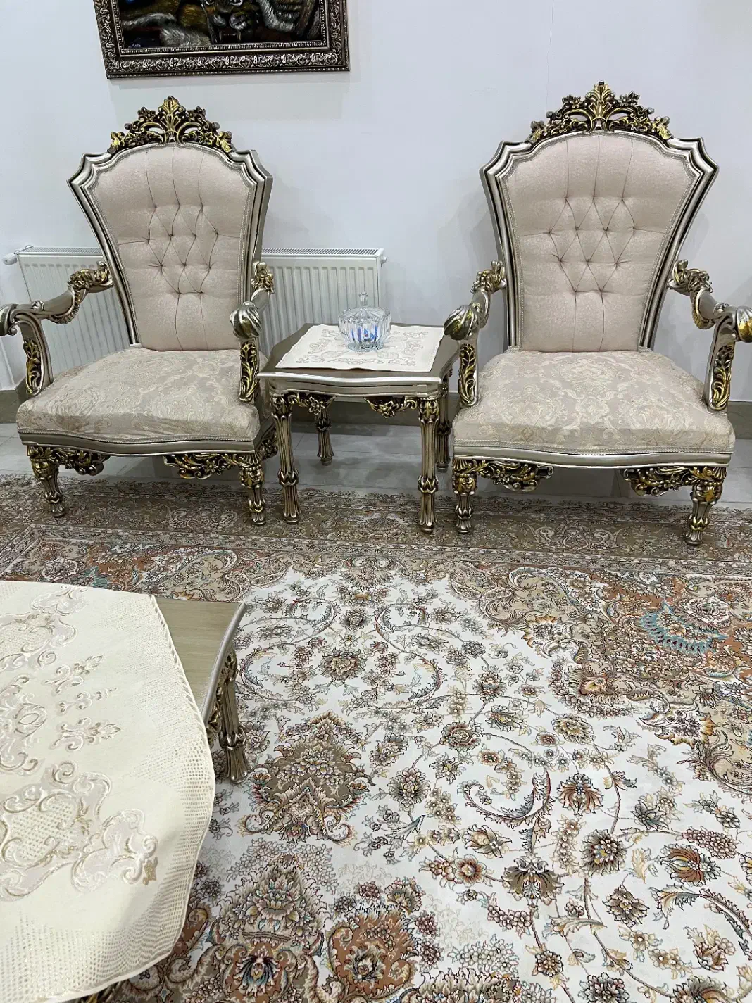 مبلمان ۹ نفره کلاسیک|مبلمان خانگی و میز عسلی|چاف و چمخاله, |دیوار