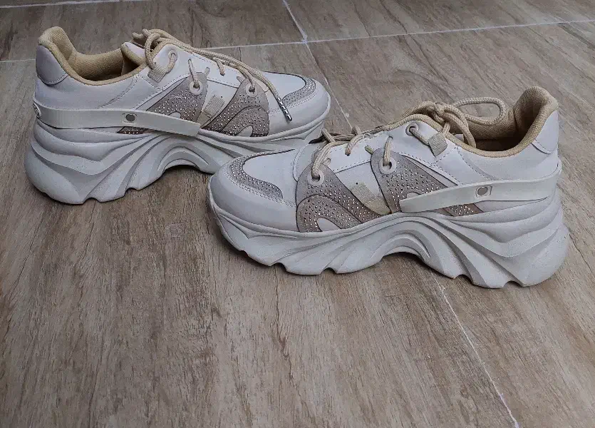 بوت دخترانه اصل ژاپن داخل تمام خز|کیف، کفش، کمربند|سراب, |دیوار