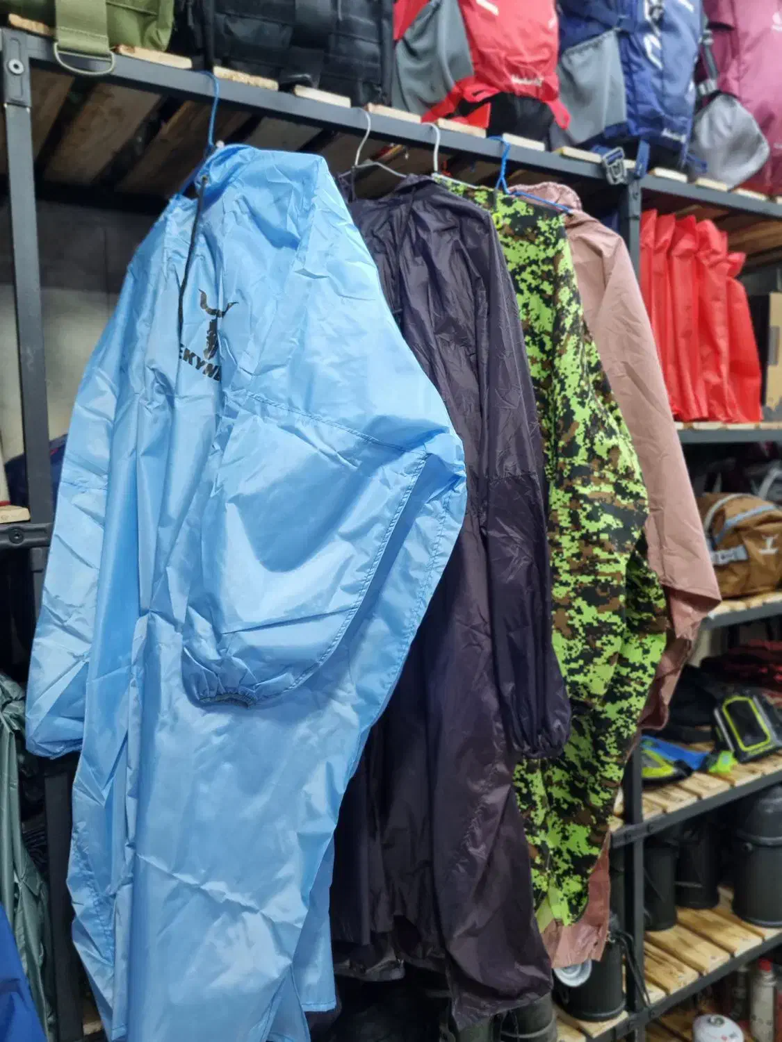 پانچو/بارونی/بادگیر مشتی|کوهنوردی و کمپینگ|اندیشه, اندیشه فاز ۳|دیوار