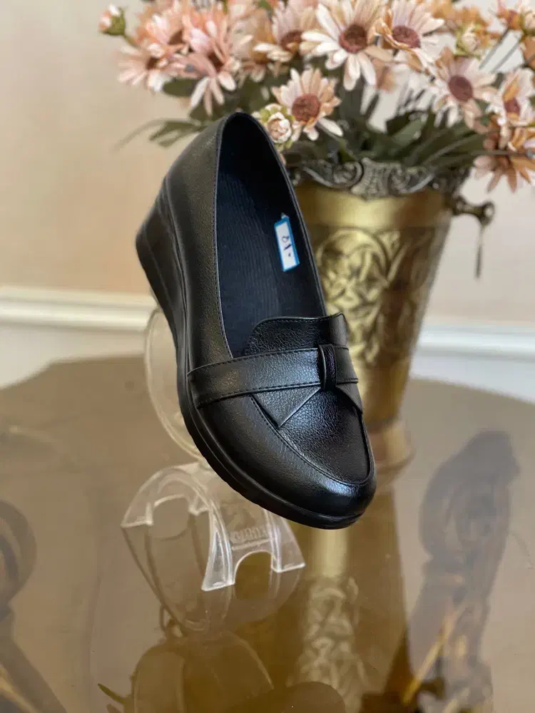 تولید و پخش کفش هرمیون|کیف، کفش، کمربند|مشهد, عنصری|دیوار