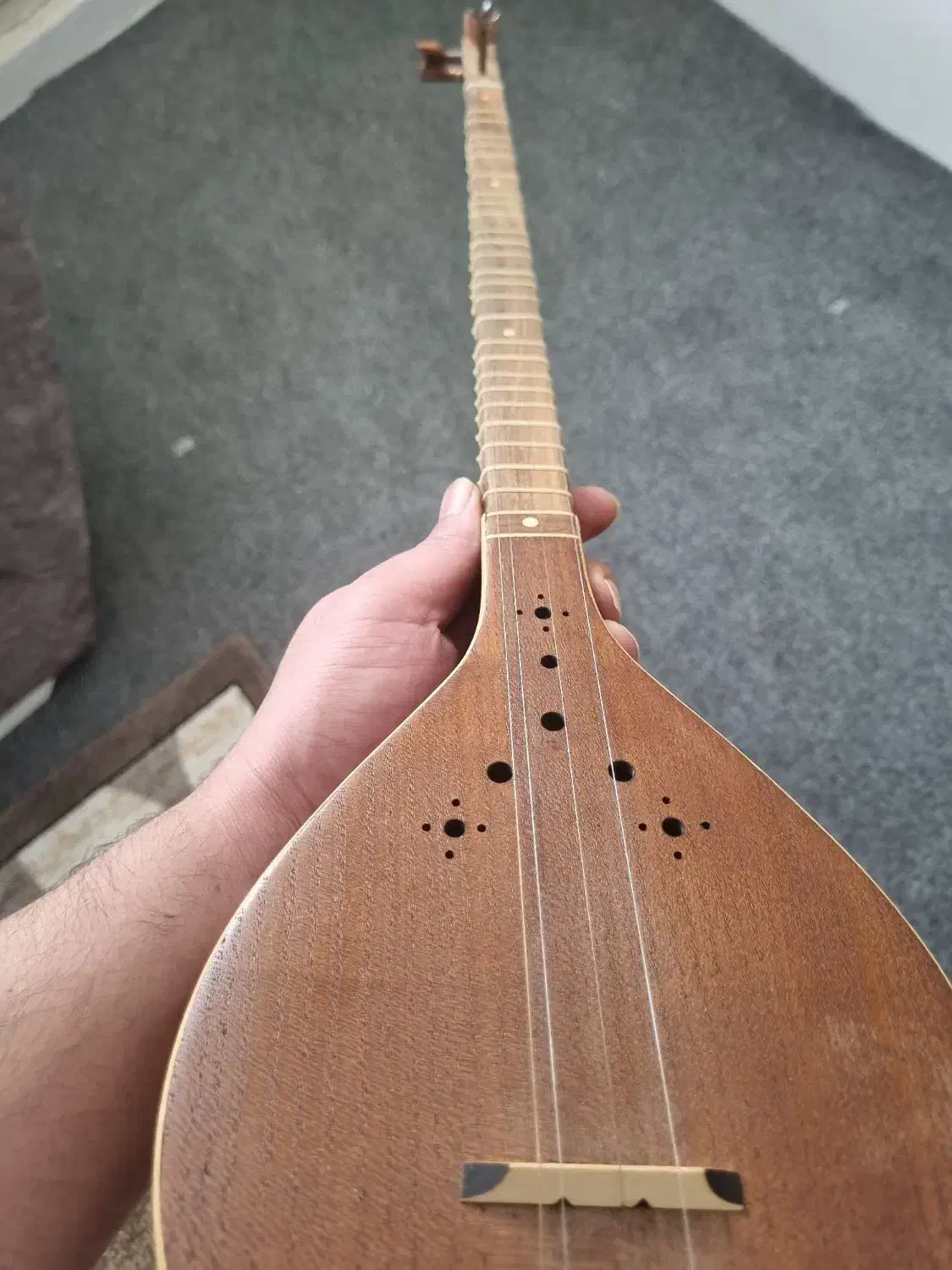 سه تار ایزدی|سازهای سنتی|اراک, |دیوار