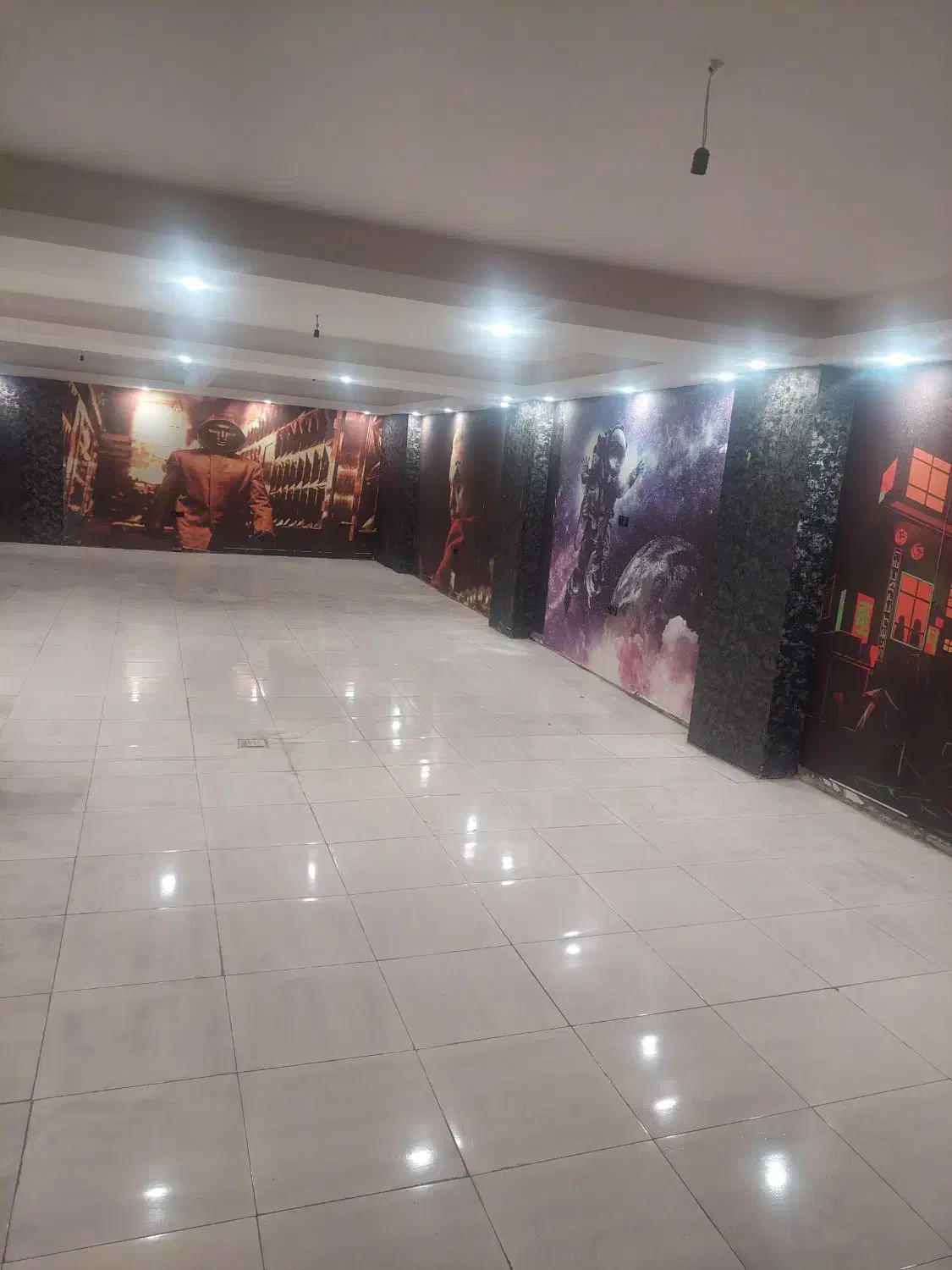 سالن۱۵۰متر یک تیکه/مرکزشهر/تخلیه/برخیابان/|اجارهٔ مغازه و غرفه|پاکدشت, پاکدشت (مامازند)|دیوار