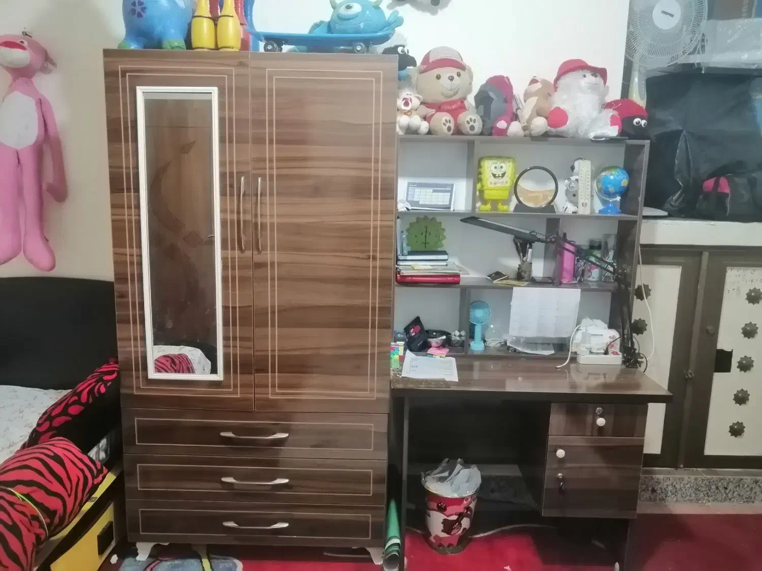 میز مطالعه و کمد لباسی نونو فقط دوماه هست خرید شده|میز تحریر و کامپیوتر|نورآباد ممسنی, |دیوار