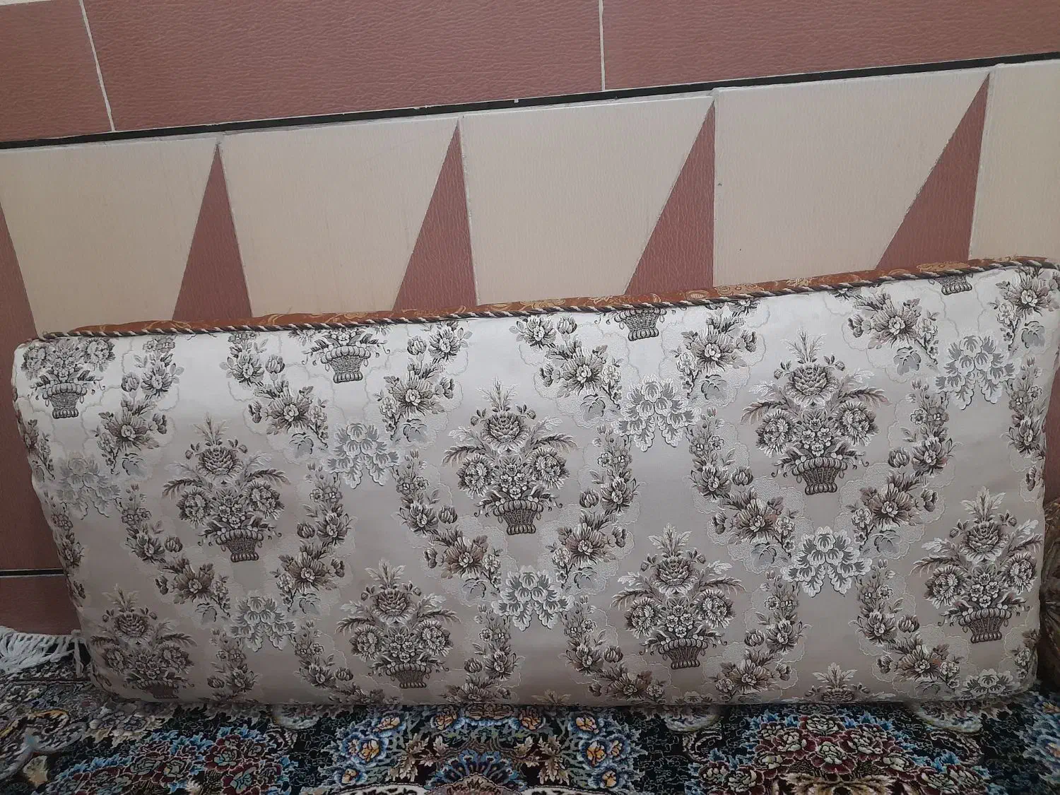 چهار عدد پشتی|پشتی|شوشتر, |دیوار