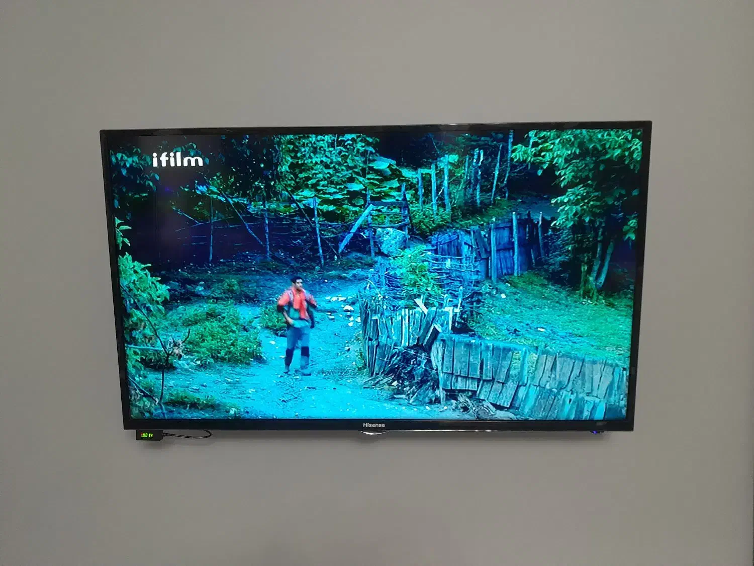 تلوزیون هیسنس۴۳ اندروید اسمارت|تلویزیون و پروژکتور|تاکستان, |دیوار