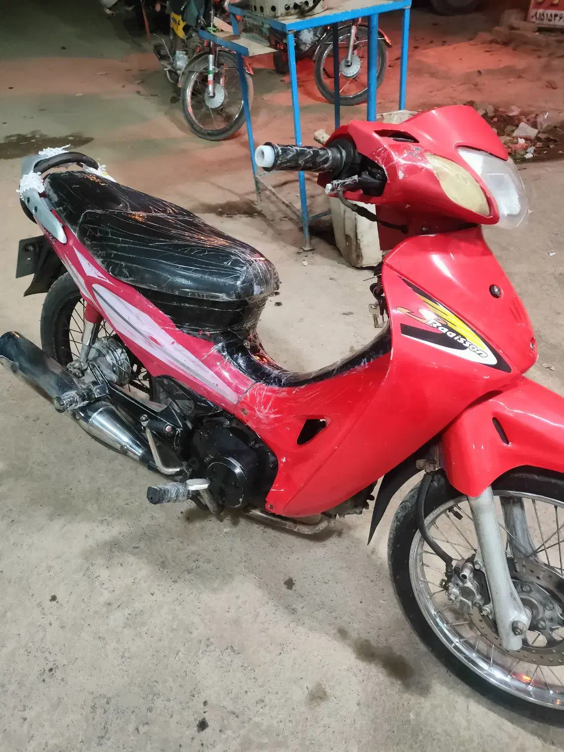 لاکی 125مدل90ملی|موتورسیکلت|نیشابور, سرآب کوشک|دیوار