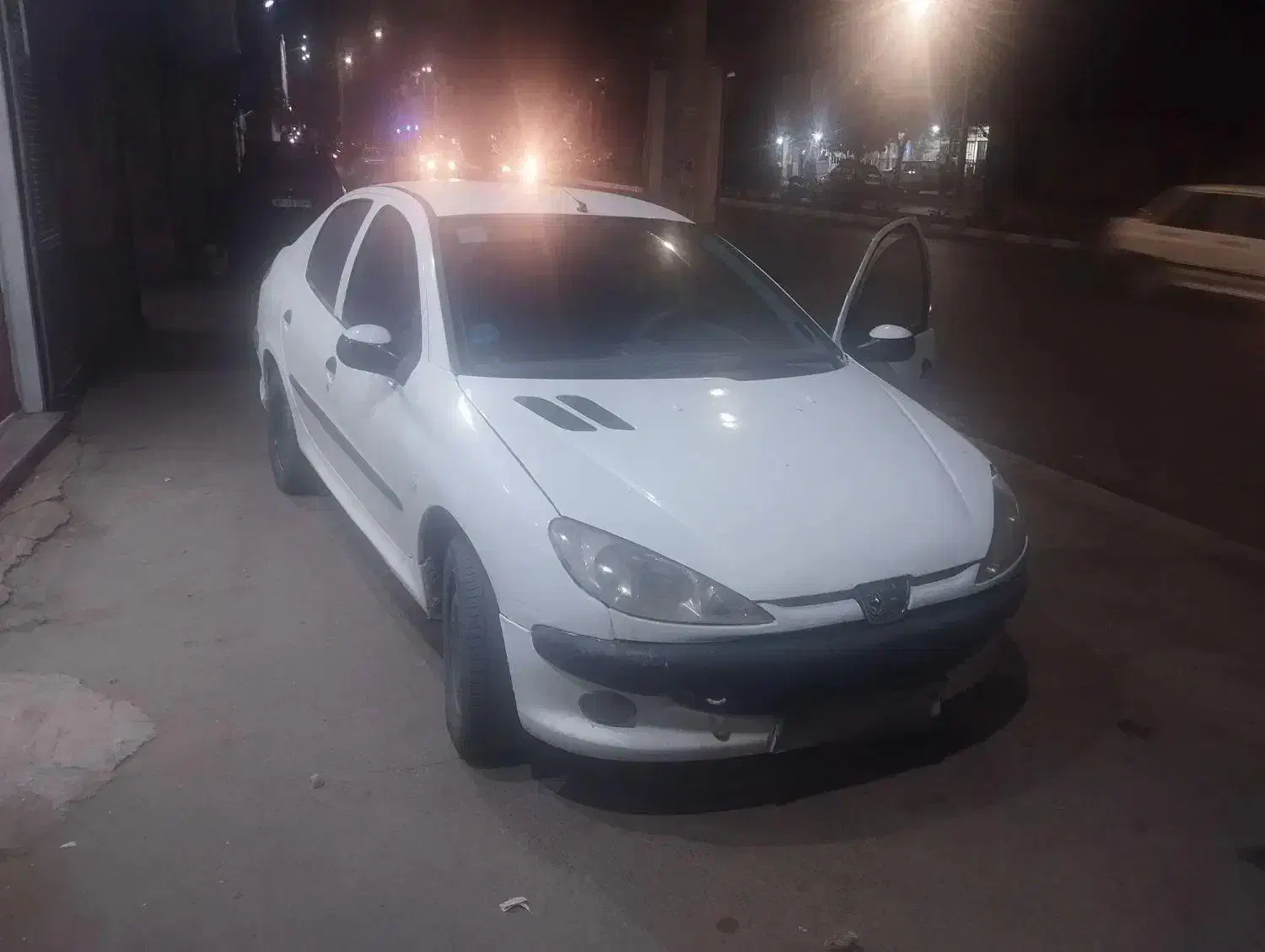 ۲۰۶ مدل ۹۲ تیوفایو وی ۸|خودرو سواری و وانت|نیشابور, دارایی|دیوار