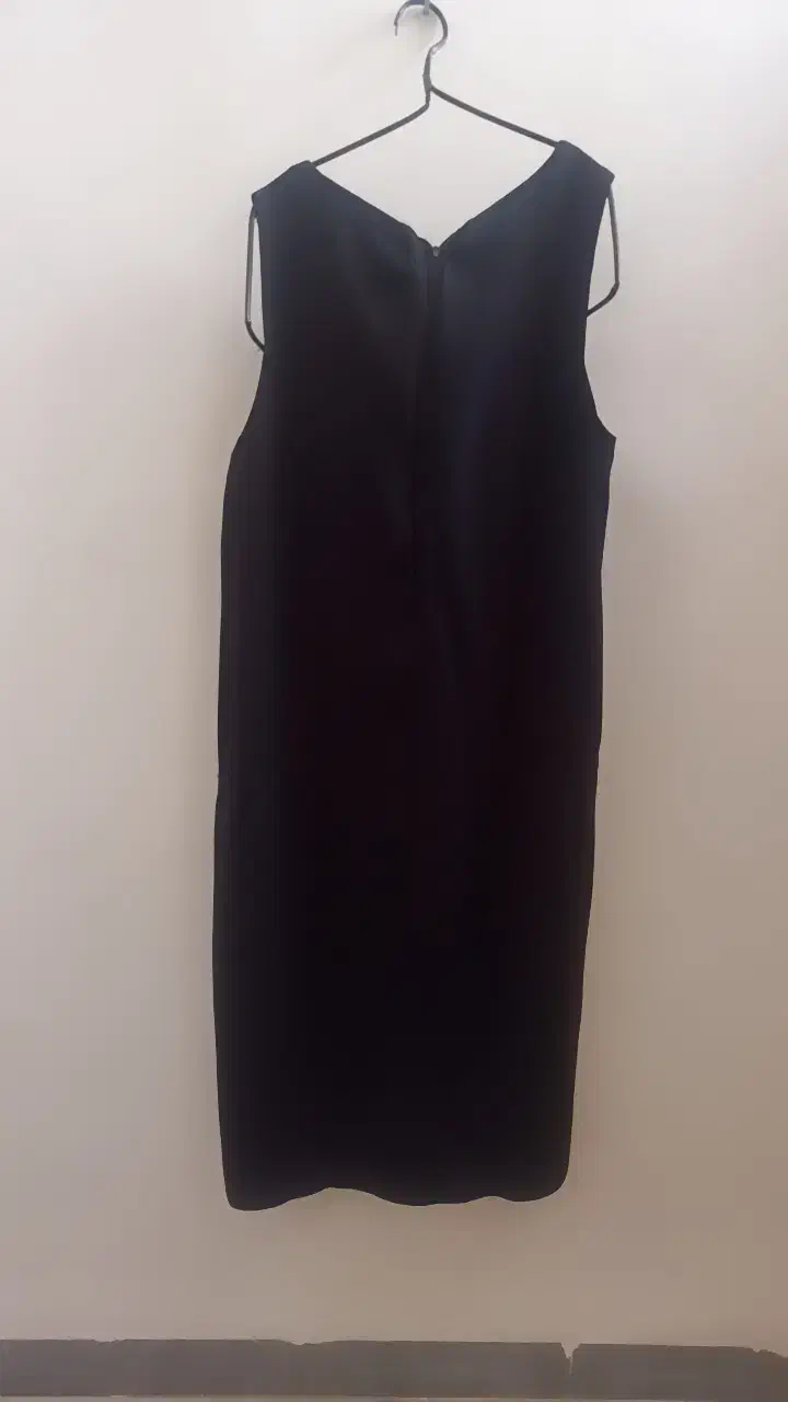 لباس مجلسی|لباس|ملکشاهی, |دیوار