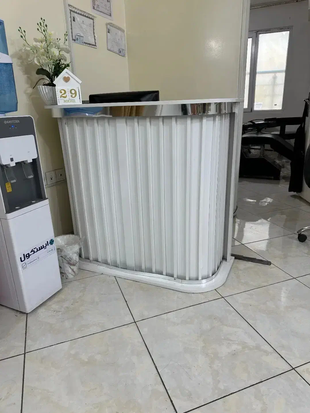 فروش فوری میز منشی|مبلمان اداری|ری, شهرری|دیوار