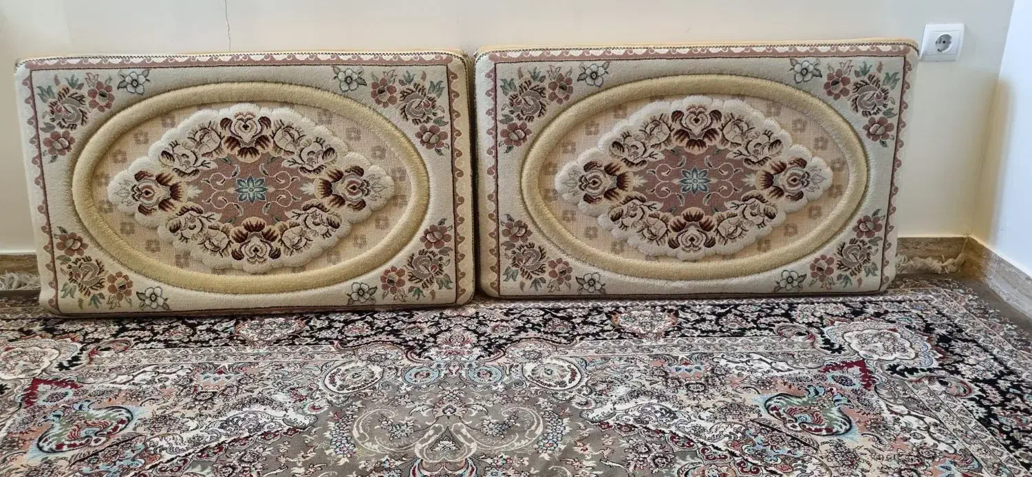 پشتی زمینه کرم گل برجسته|پشتی|تهران, وصفنارد|دیوار