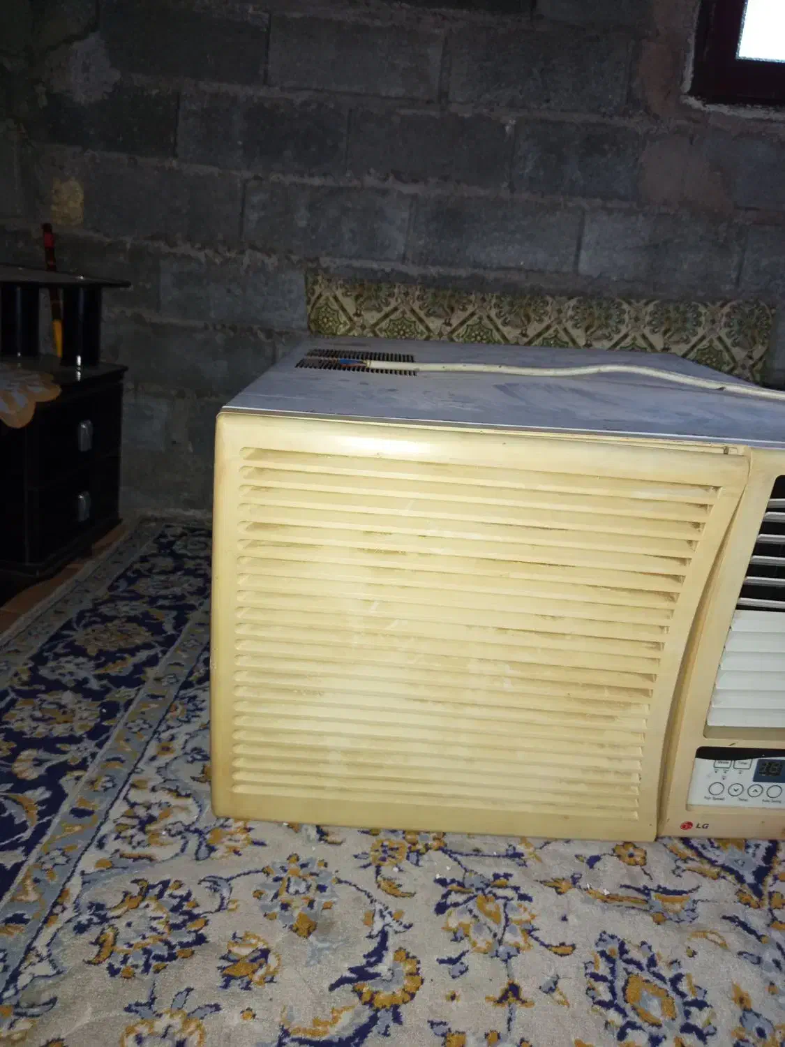 کولر پنجره ای|کولر گازی و فن‌کوئل|سنگر, |دیوار