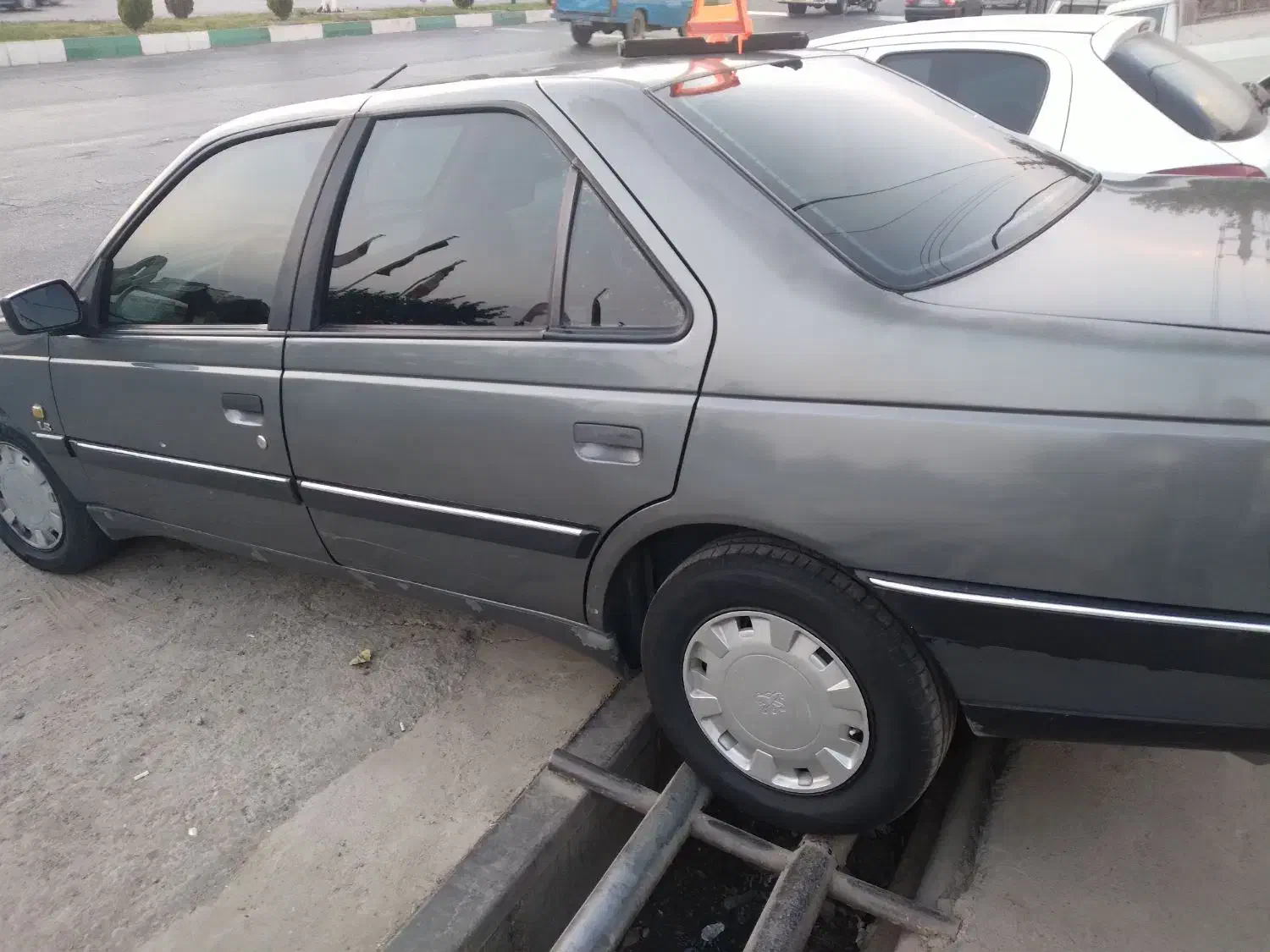 پژو ۴۰۵ مدل۹۲ نقد و اقساط|خودرو سواری و وانت|ورامین, جعفر آباد اخوان|دیوار