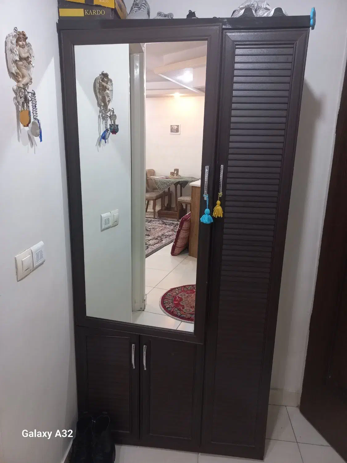 جاکفشی|جاکفشی، کمد، دراور|کرج, کوی زنبق|دیوار