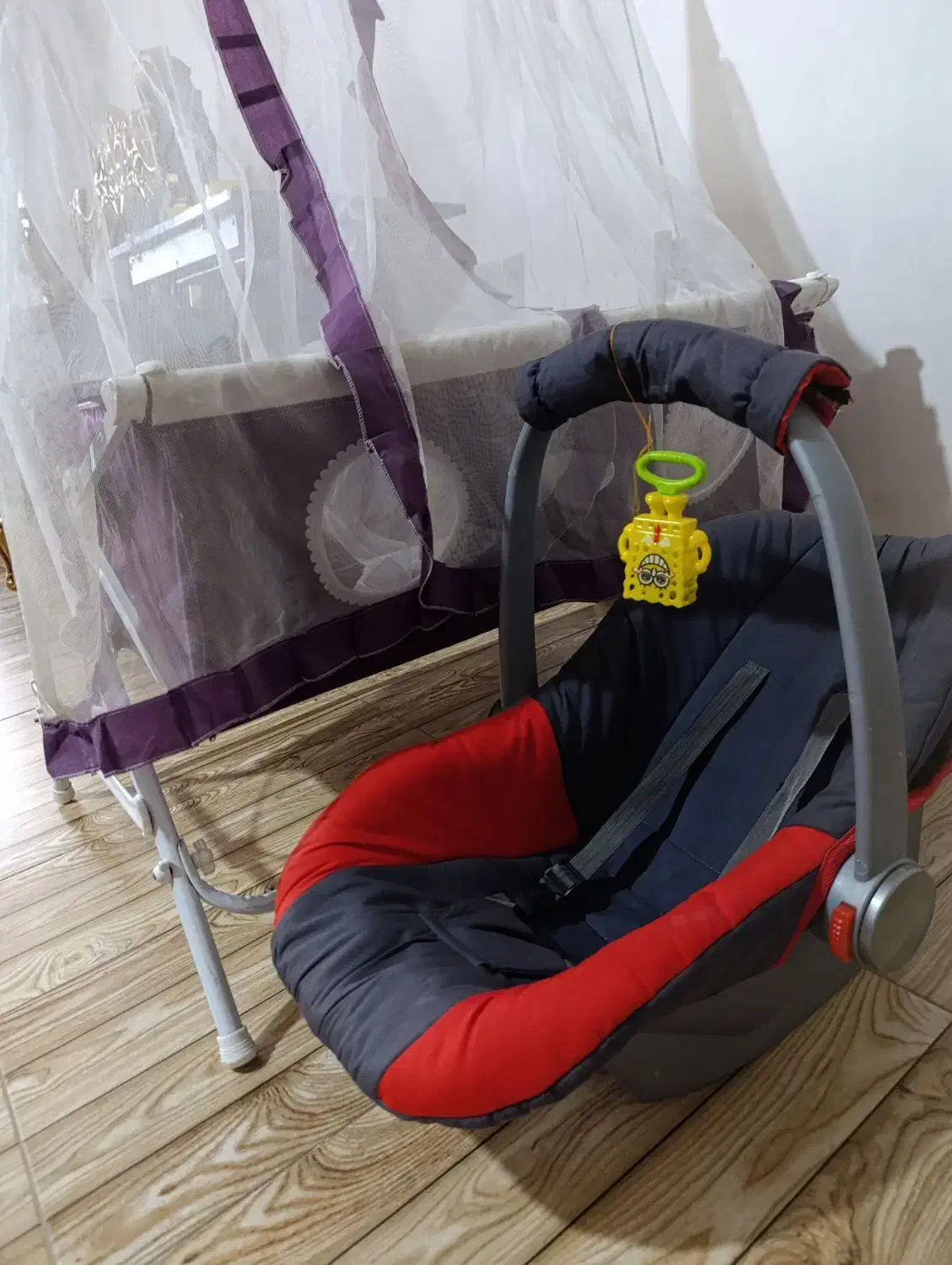 کریر و گهواره نوزاد کاملا سالم|تخت و صندلی بچه|پاکدشت, حصار امیر|دیوار