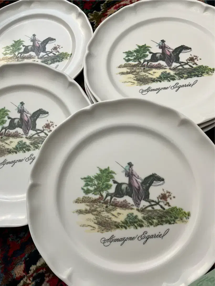 بشقاب وینتیج مرد اسب سوار|ظروف سرو و پذیرایی|مشهد, طلاب|دیوار