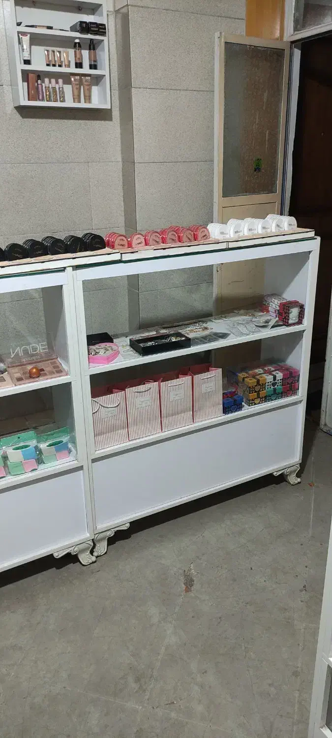 ویترین و شلف مغازه|فروشگاه و مغازه|قم, شاه ابراهیم|دیوار