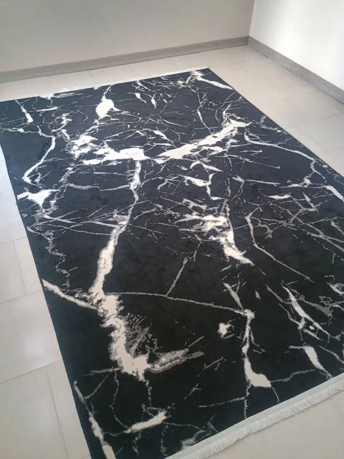 یک عدد فرش ۶ متری به همراه ۲ عدد کناره|فرش|پردیس, فاز ۸|دیوار