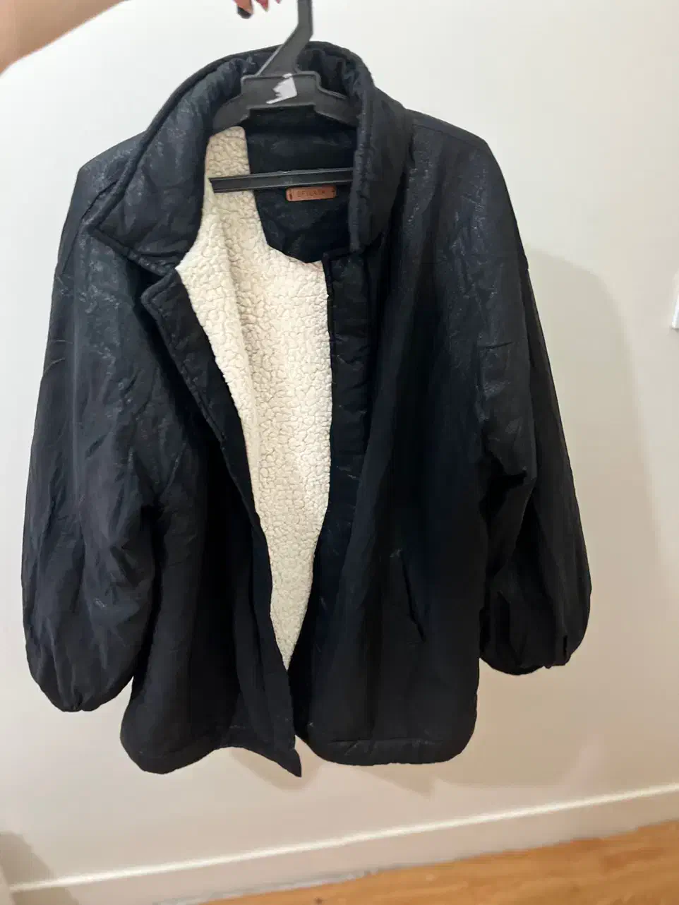 کاپشن اورجینال رویه چرم داخل پشمی زنانه|لباس|تهران, والفجر (افسریه)|دیوار