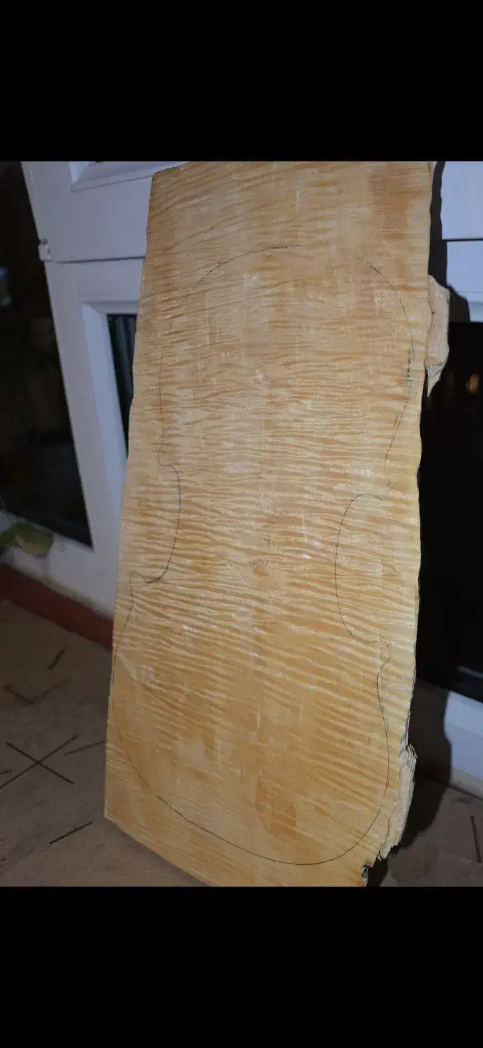 چوب افرا فر گیتار ویولن|گیتار، بیس، امپلیفایر|تبریز, |دیوار