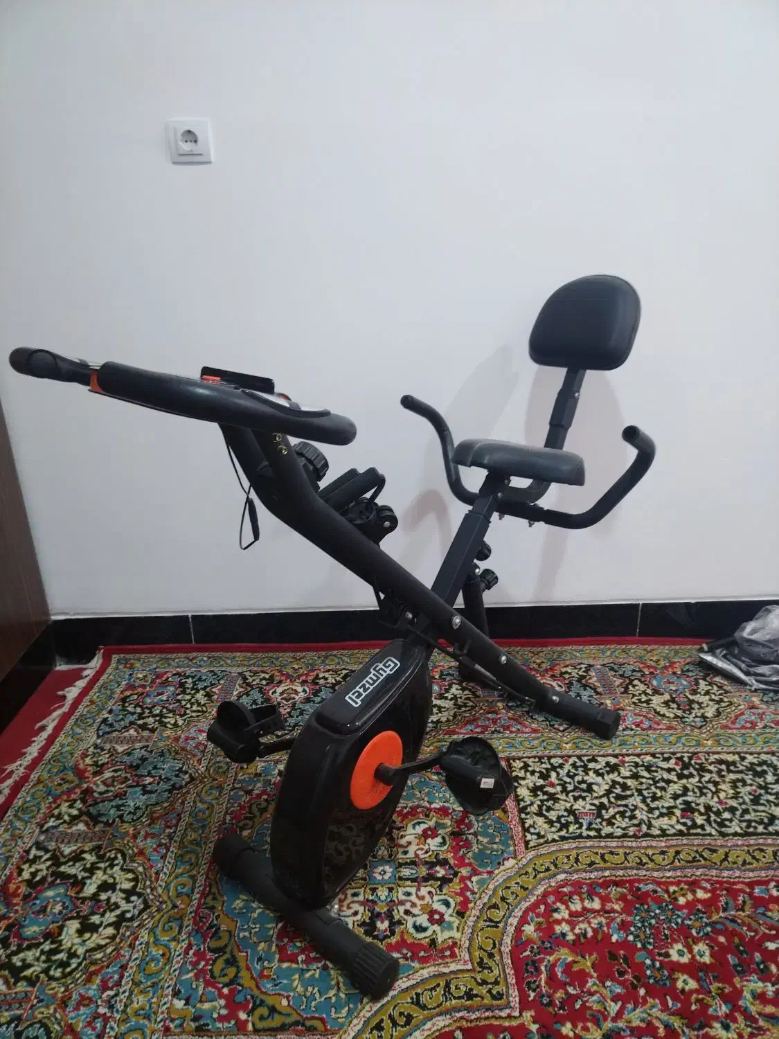 دوچرخه ثابت gymzel|تجهیزات ورزشی|نیریز, |دیوار